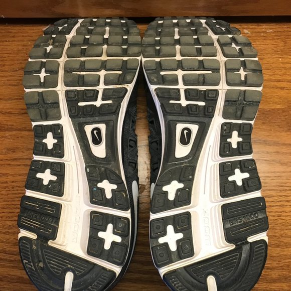 Nike Vomero 9 - Picture 1 of 3